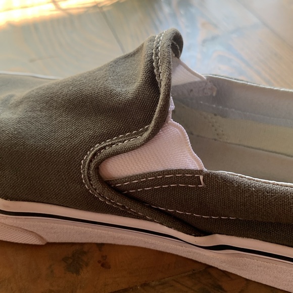 Vans Classic slip on skate shoe, EUC, grey, W’s 8.5/M’s 7 - Picture 8 of 8